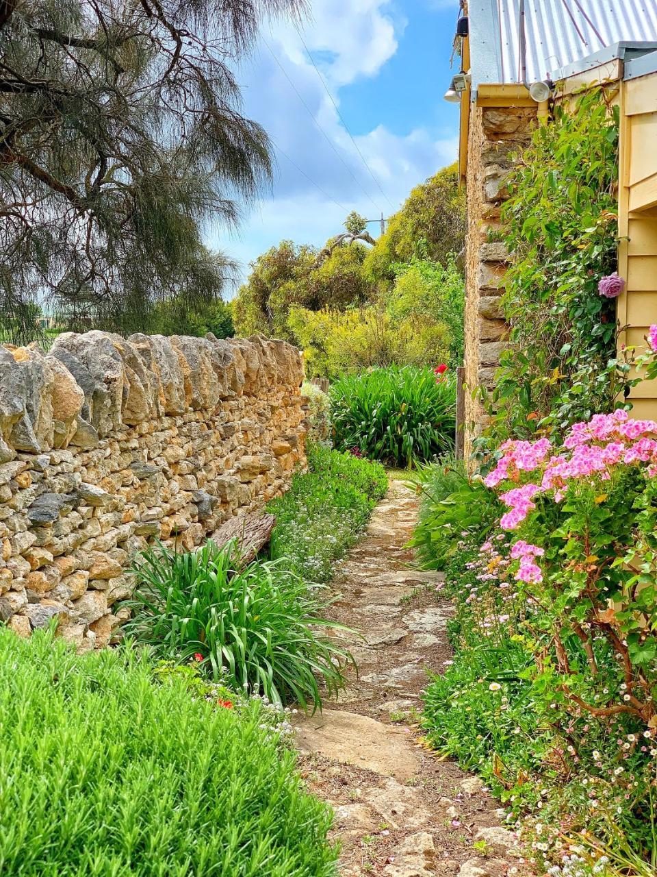 Cherry Plum Cottages Port Fairy Dış mekan fotoğraf